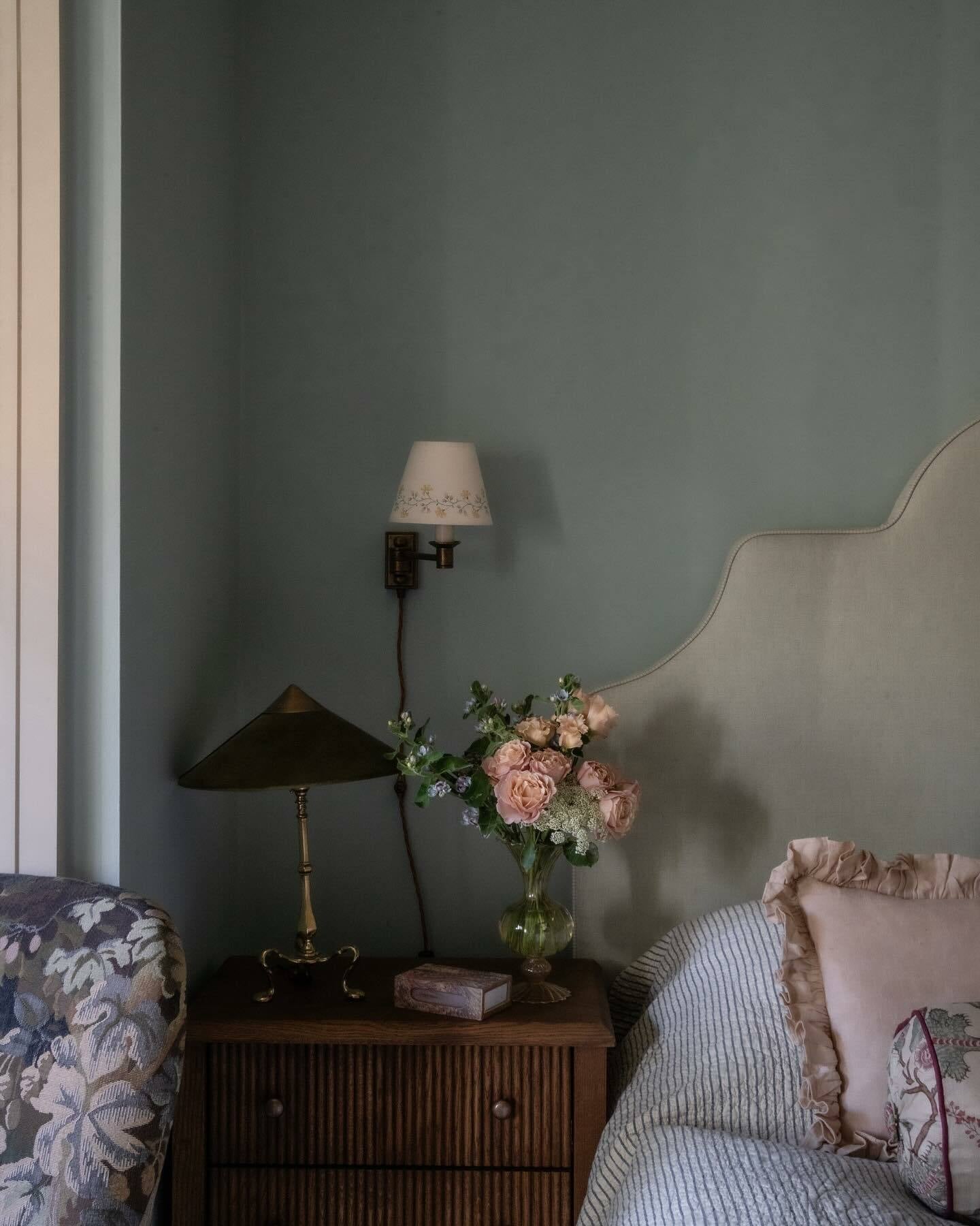 Farrow & Ball Middle Ground No. 209 - Archive Collection PAINT - Farrow & Ball Farrow & Ball