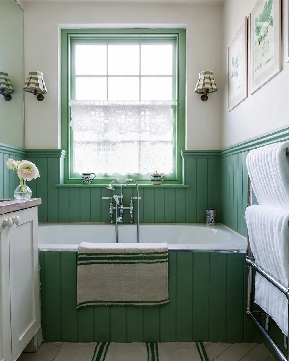 Farrow & Ball Folly Green No. 76 - Archive Collection PAINT - Farrow & Ball Farrow & Ball