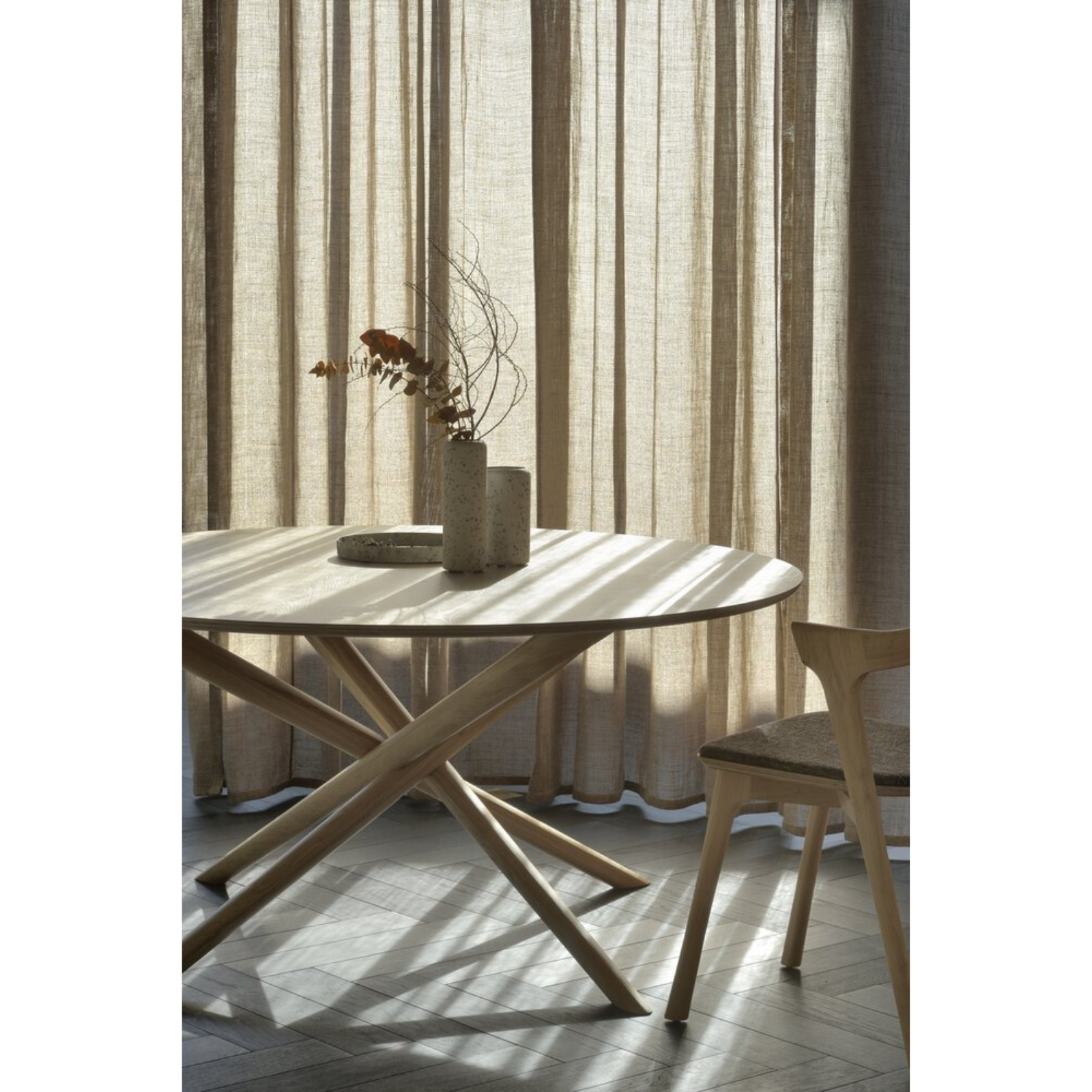 Mikado Dining Table - Round Oak 9 - a - FURNITURE - Dining Table - round Ethnicraft