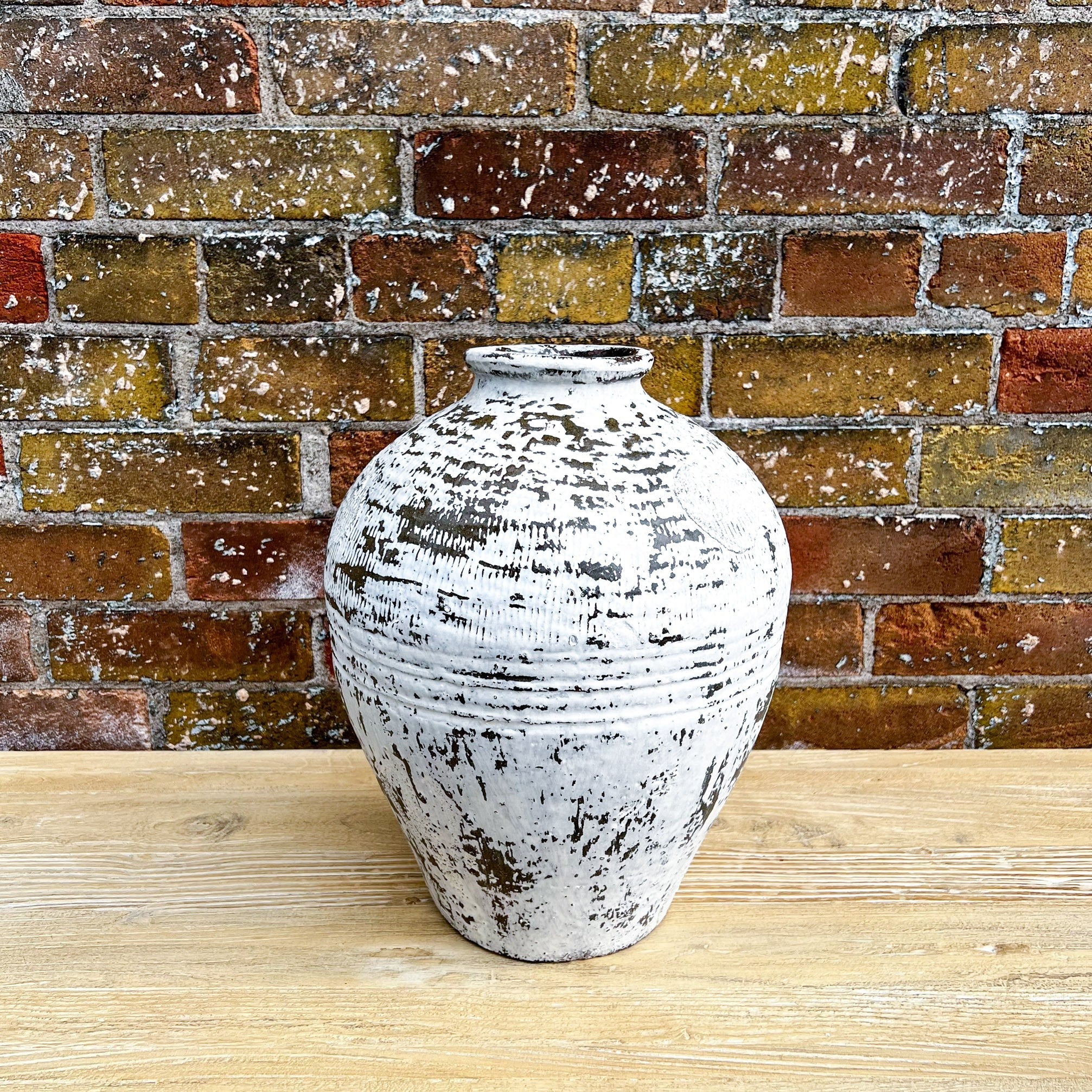 Lily Vintage White Pot - Small - Rug & Weave