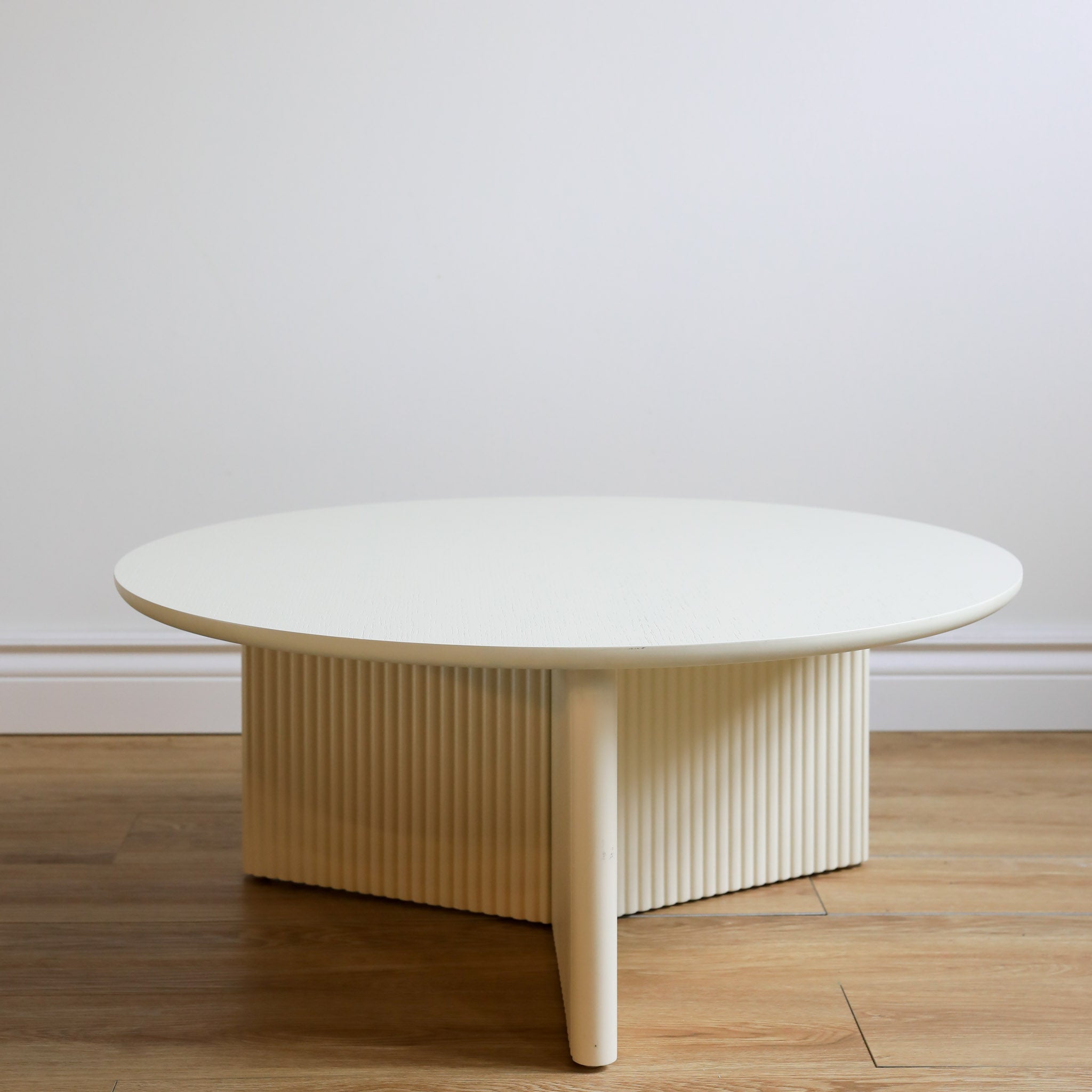 Gus* Modern Odeon Coffee Table - Pearl 4 - b - FURNITURE - coffee table - round Gus