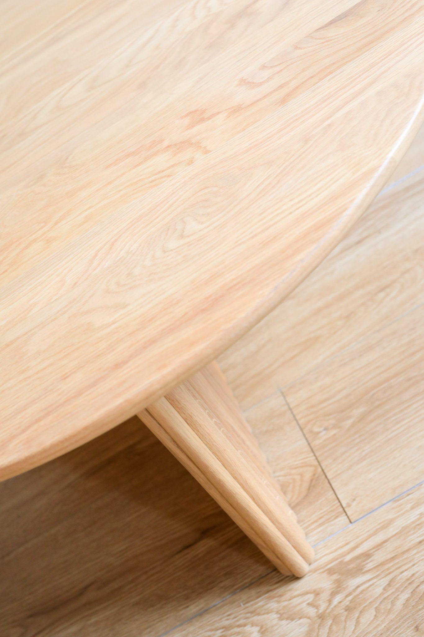 Gus* Modern Odeon Coffee Table - White Oak 4 - b - FURNITURE - coffee table - round Gus