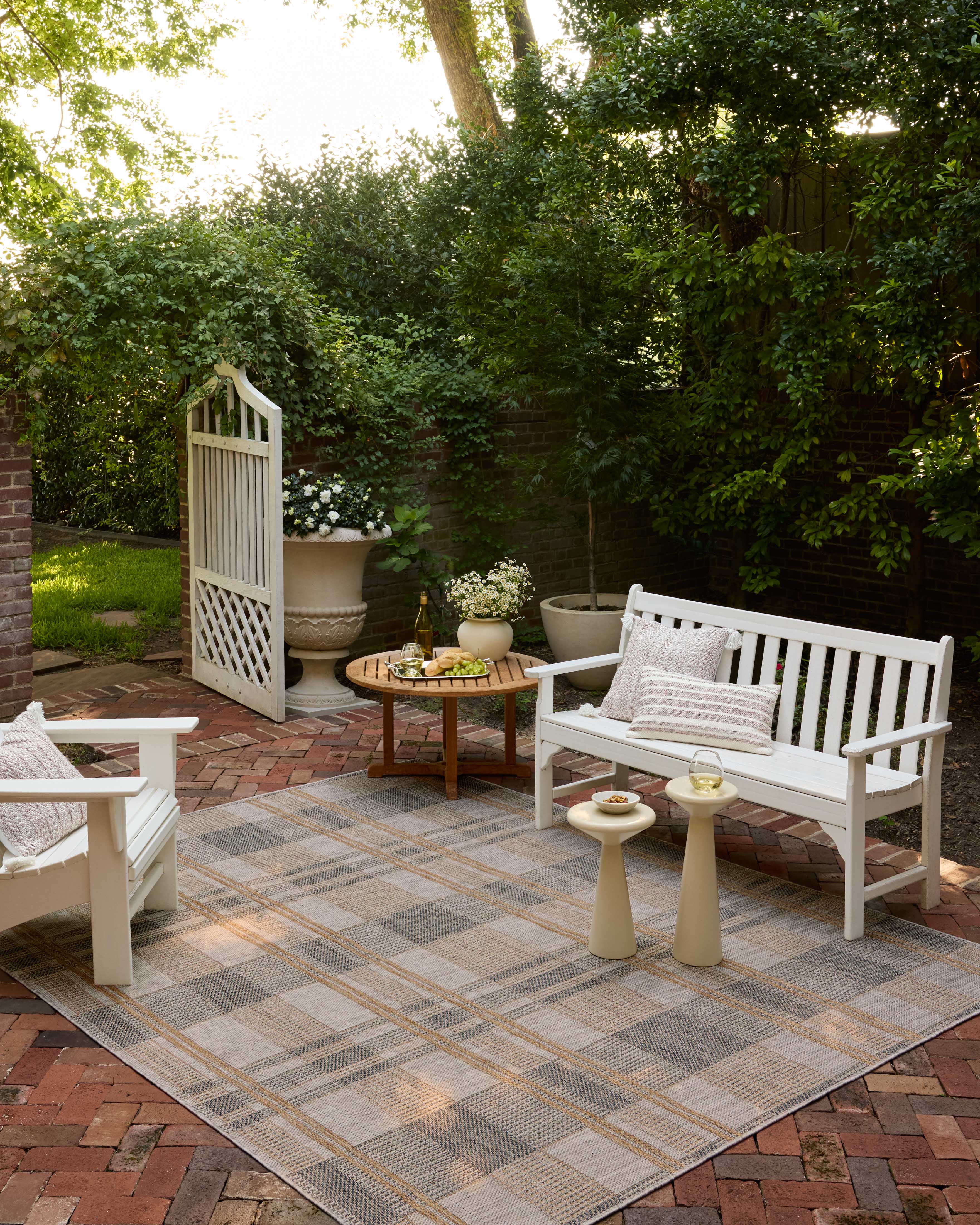 Loloi Birch Bone / Gold Indoor/Outdoor Rug Loloi