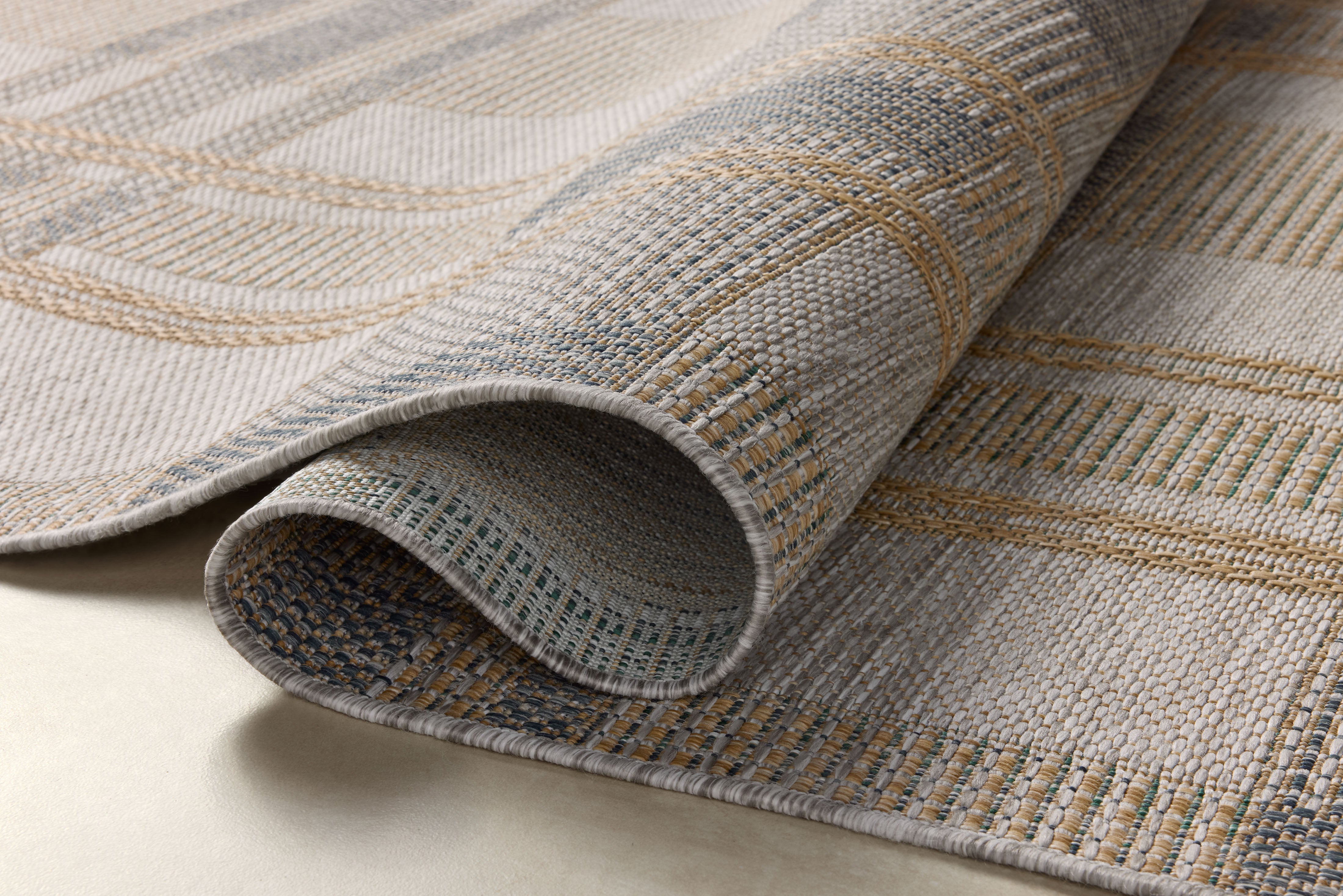 Loloi Birch Bone / Gold Indoor/Outdoor Rug Loloi
