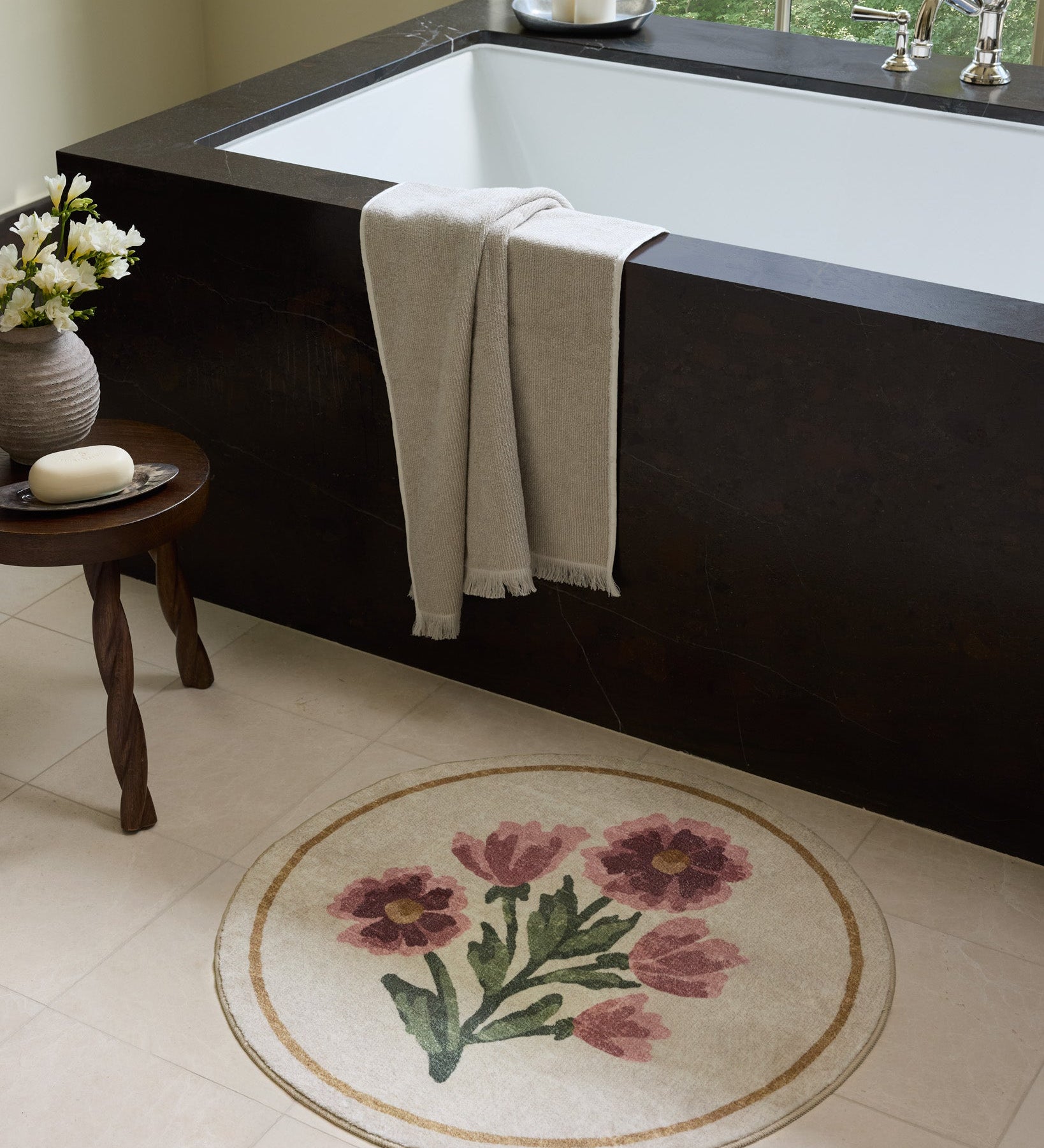 Chris Loves Julia x Loloi Clove Ivory / Pink Bath Mat - Rug & Weave