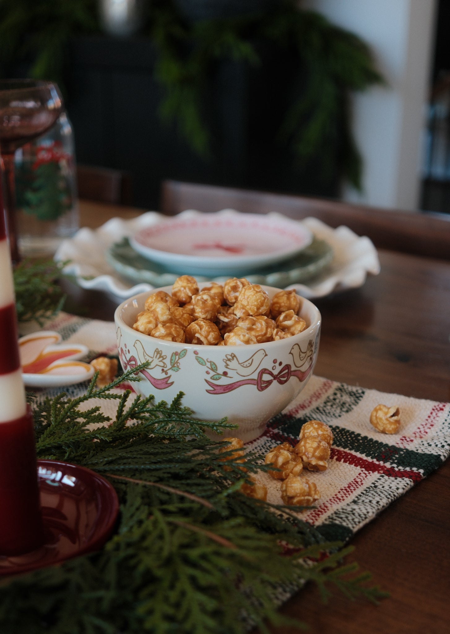 Stoneware Bowl with Bow Edge CHRISTMAS 2025 Creative Co-op (DYA)