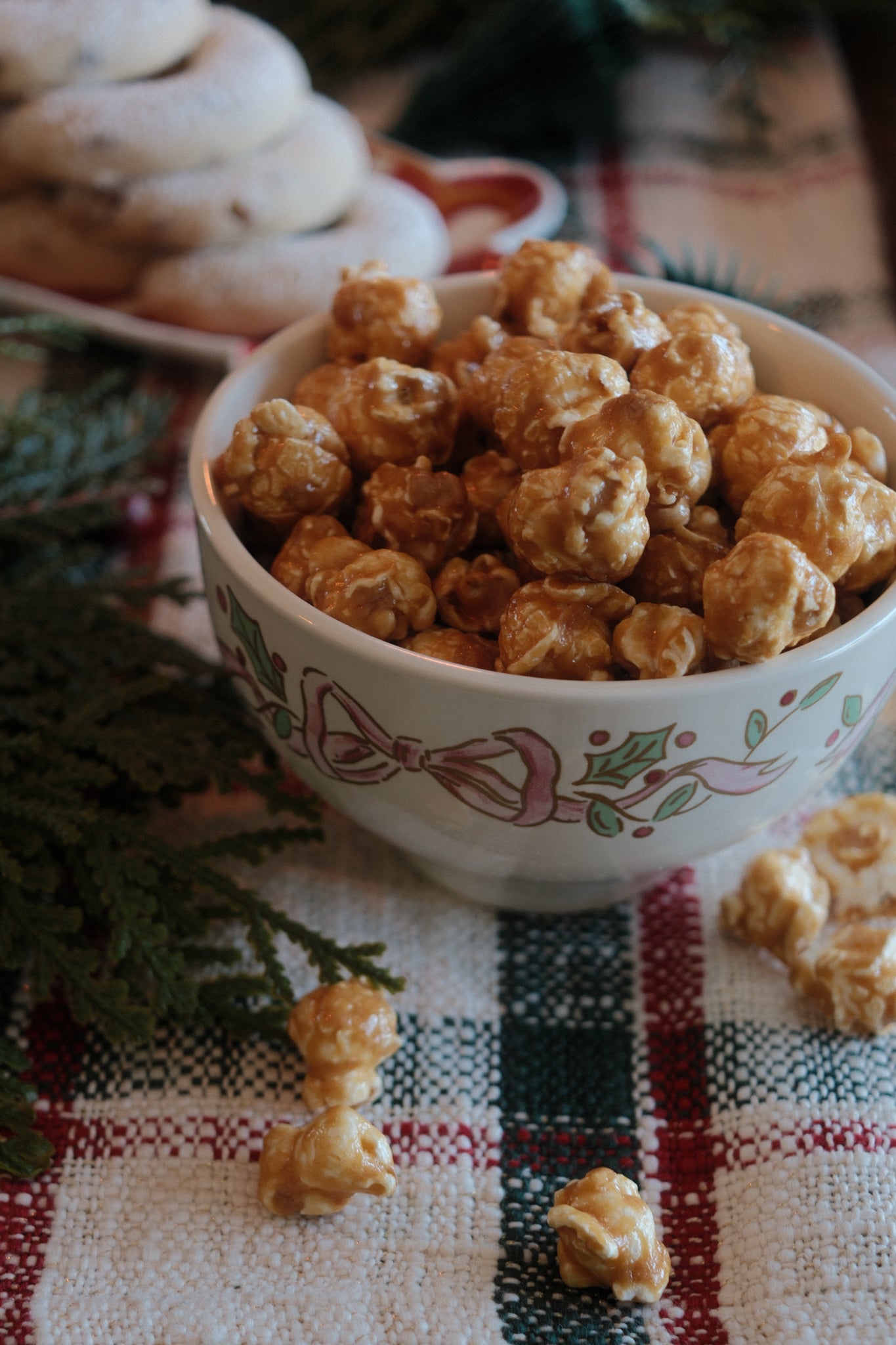 Stoneware Bowl with Bow Edge CHRISTMAS 2025 Creative Co-op (DYA)