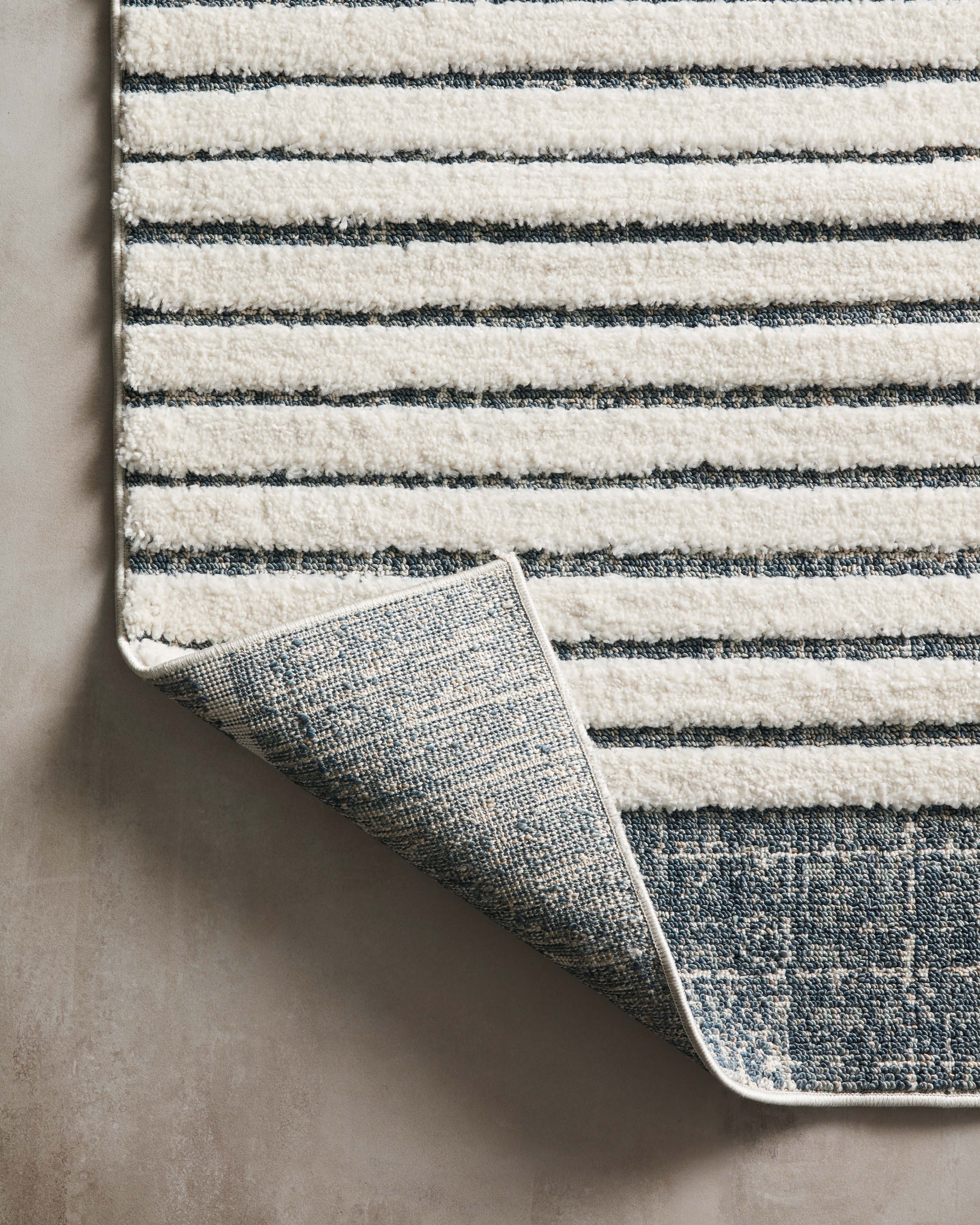 Loloi Hagen White / Ocean Rug Loloi
