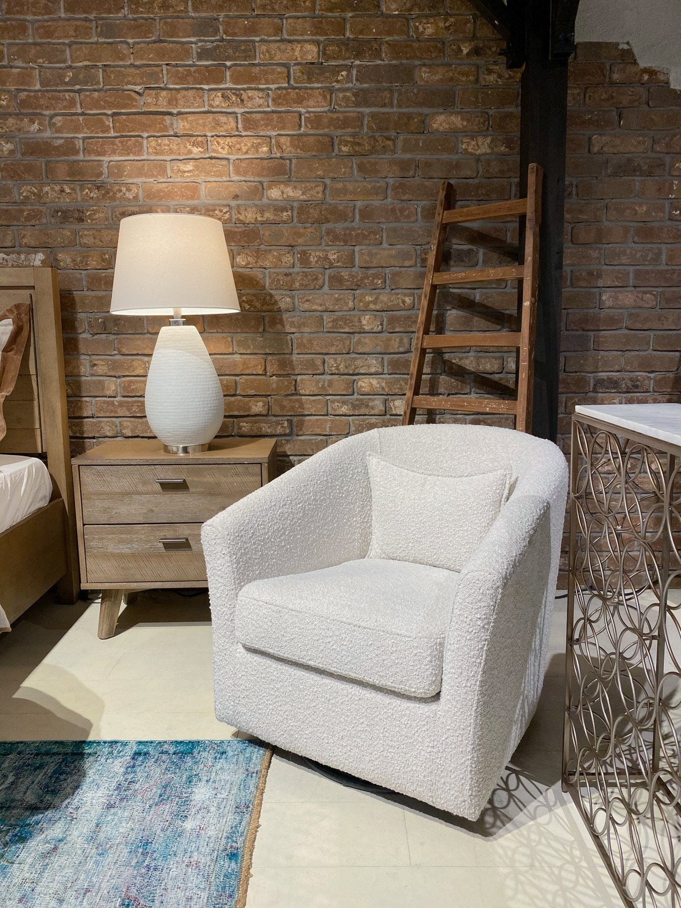 Carmyn Club Chair FURNITURE - accent chair LH IMPORTS