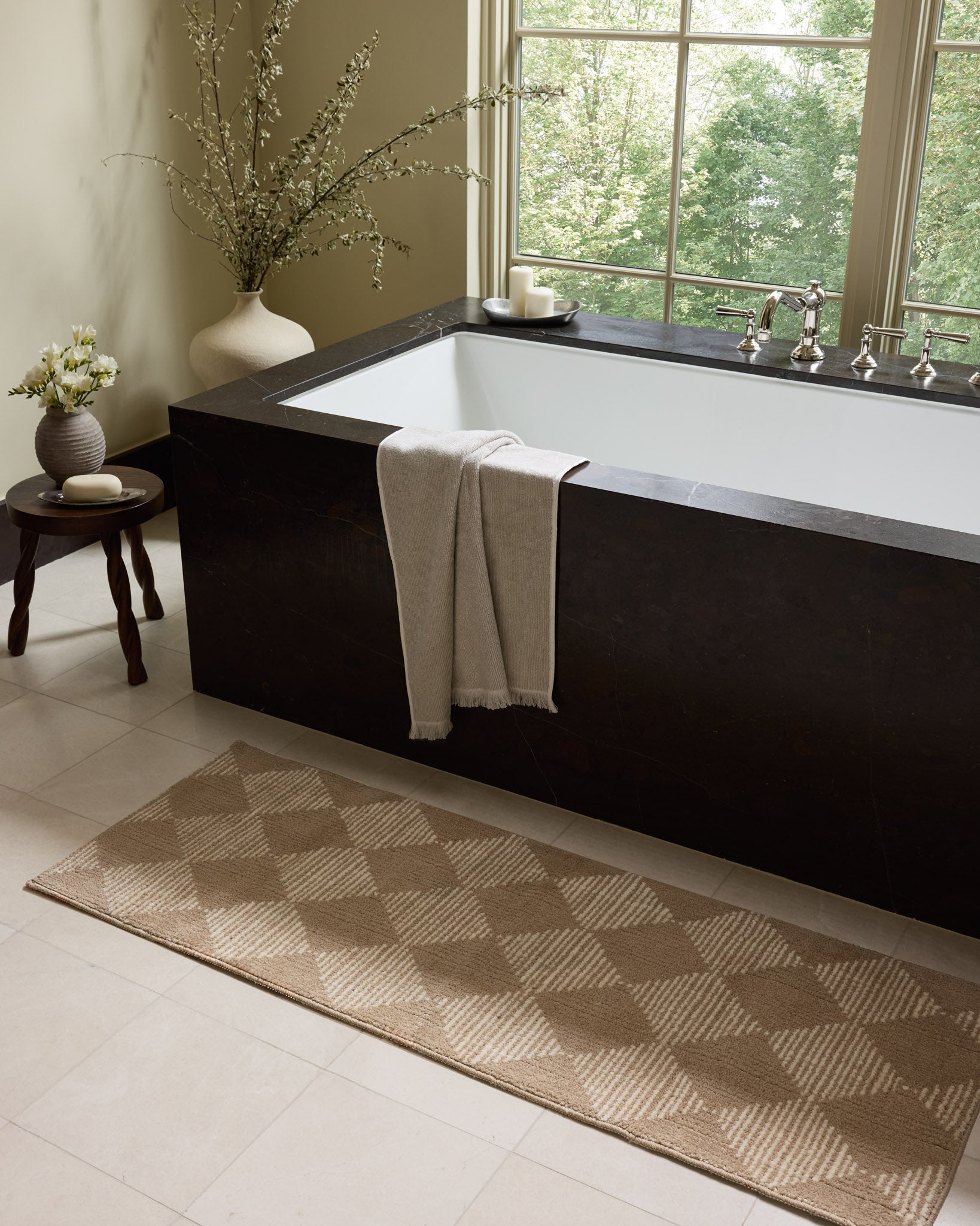 Chris Loves Julia x Loloi Lawrence Sand / Ivory Bath Mat - Rug & Weave