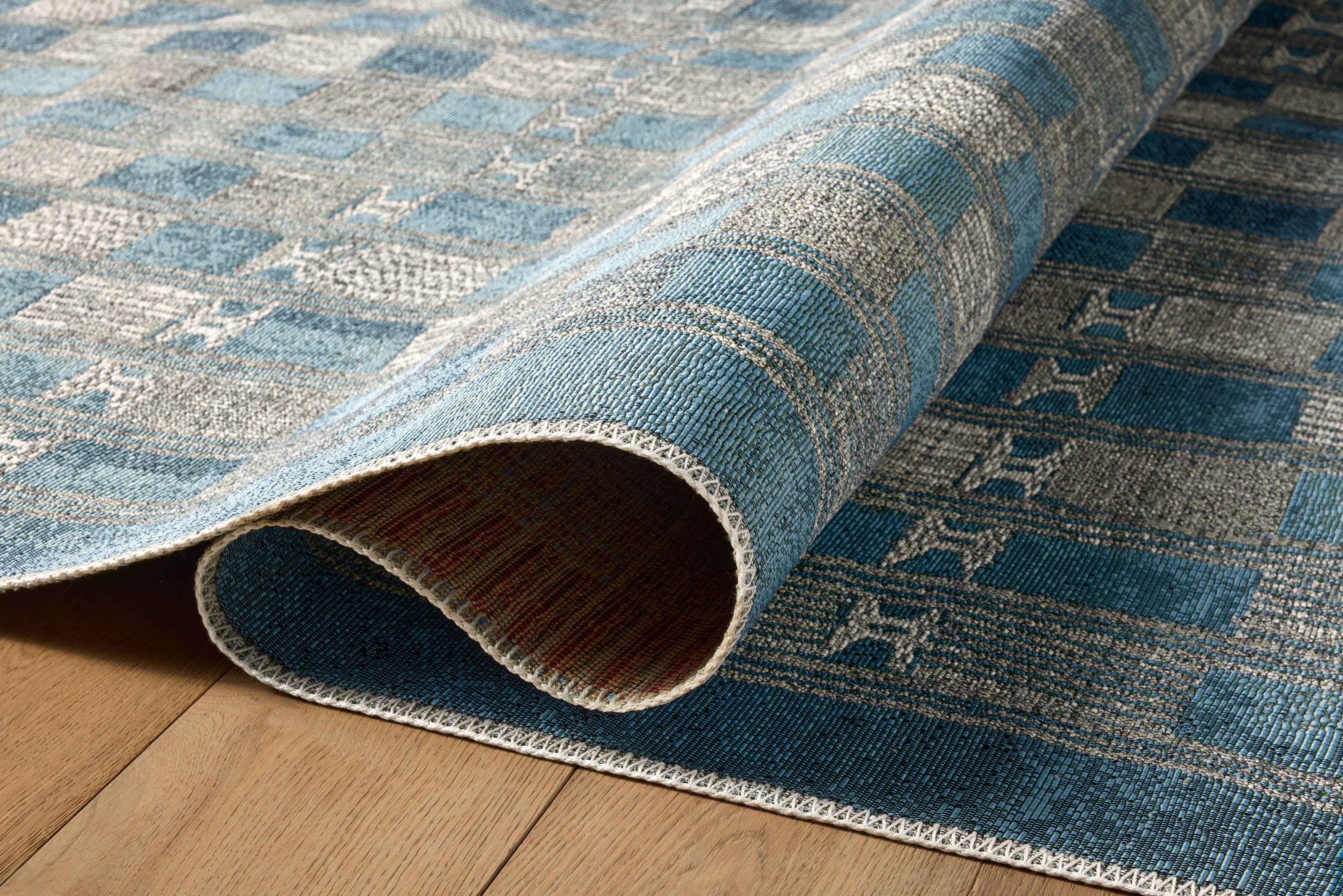 Loloi Mika Blue / Ivory Rug RUGS - synthetic Loloi
