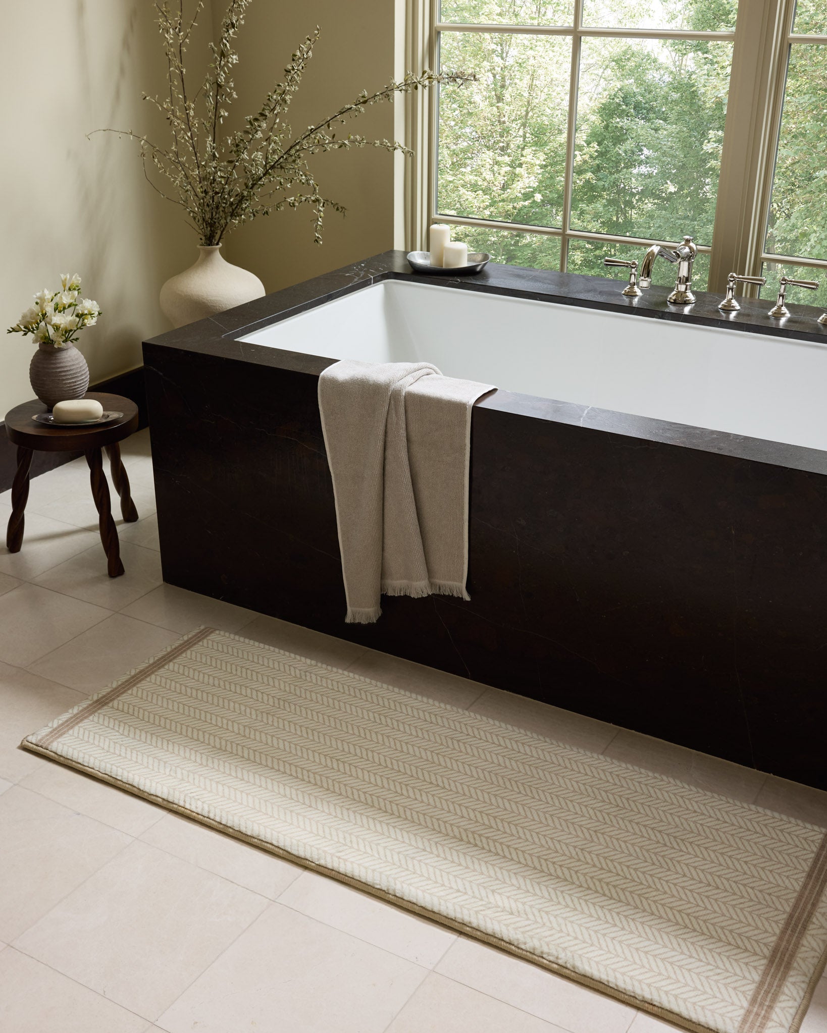 Chris Loves Julia x Loloi Marvin Ivory / Neutral Bath Mat - Rug & Weave