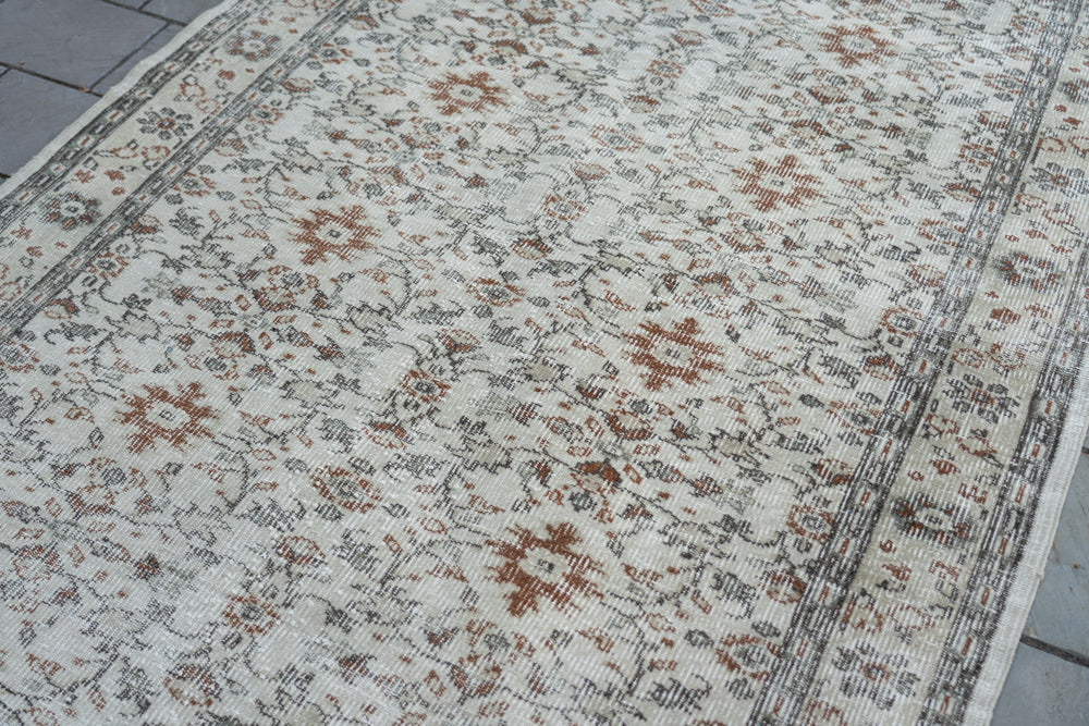 5'1" x 8'4" Vintage Oushak Rug RUGS - vintage Rug & Weave Rugs
