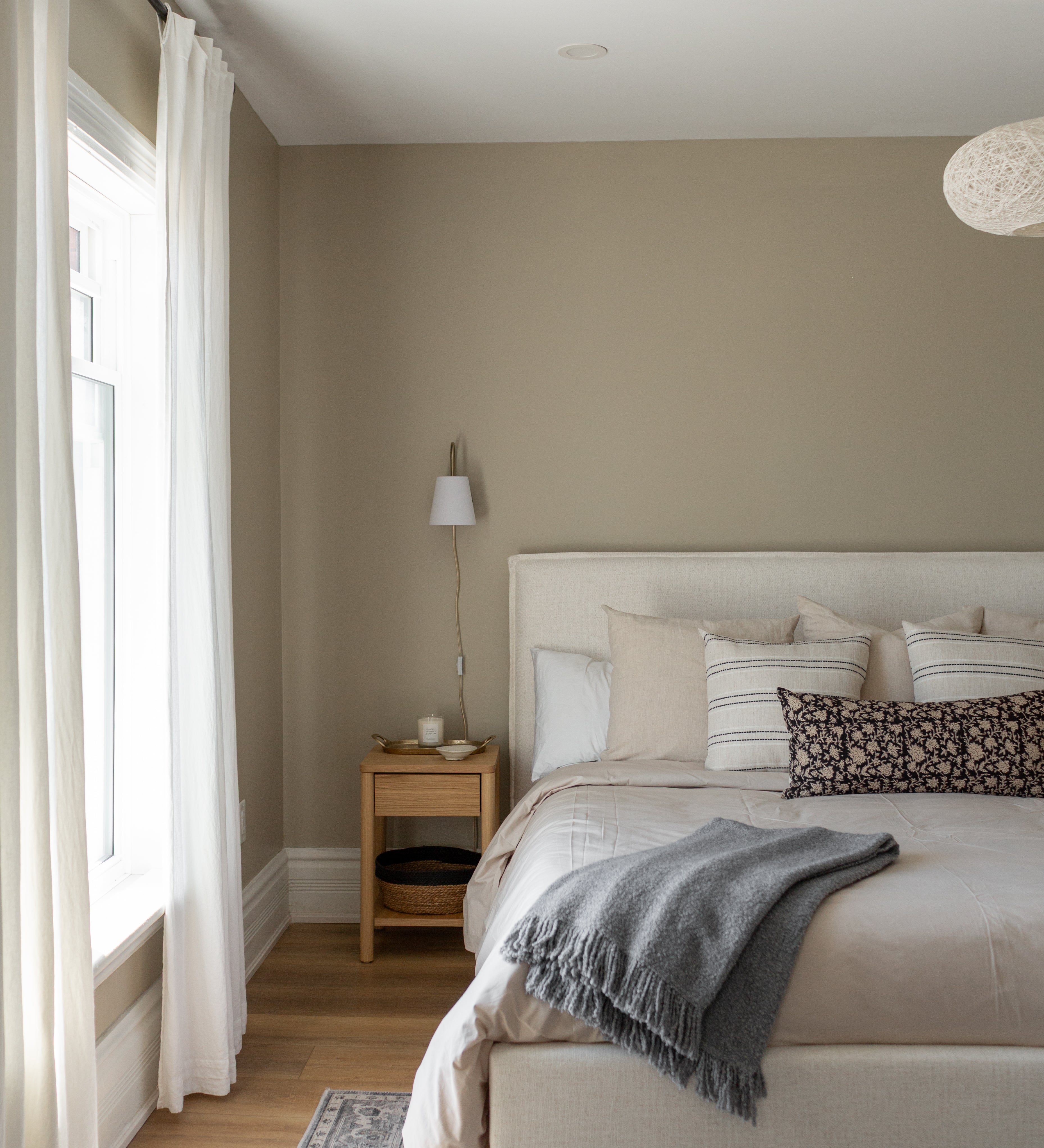 Jules Bed 13 - FURNITURE - bed Style in Form