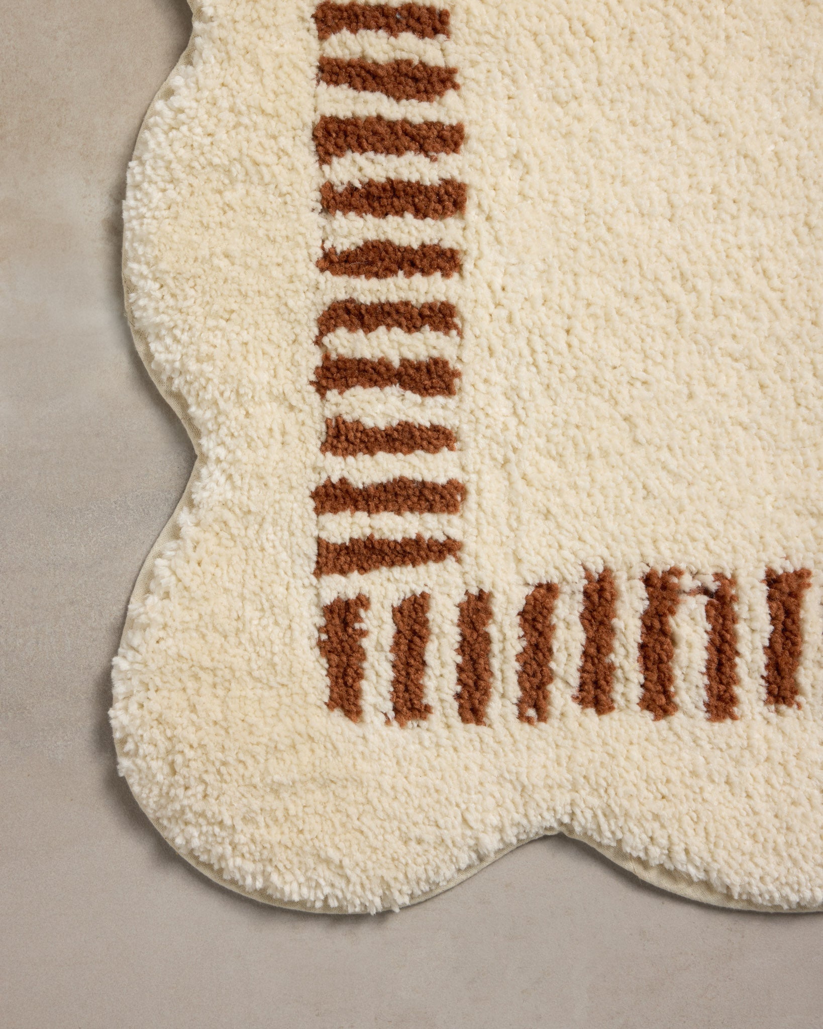 Chris Loves Julia x Loloi Valerie Ivory / Brick Bath Mat - Rug & Weave