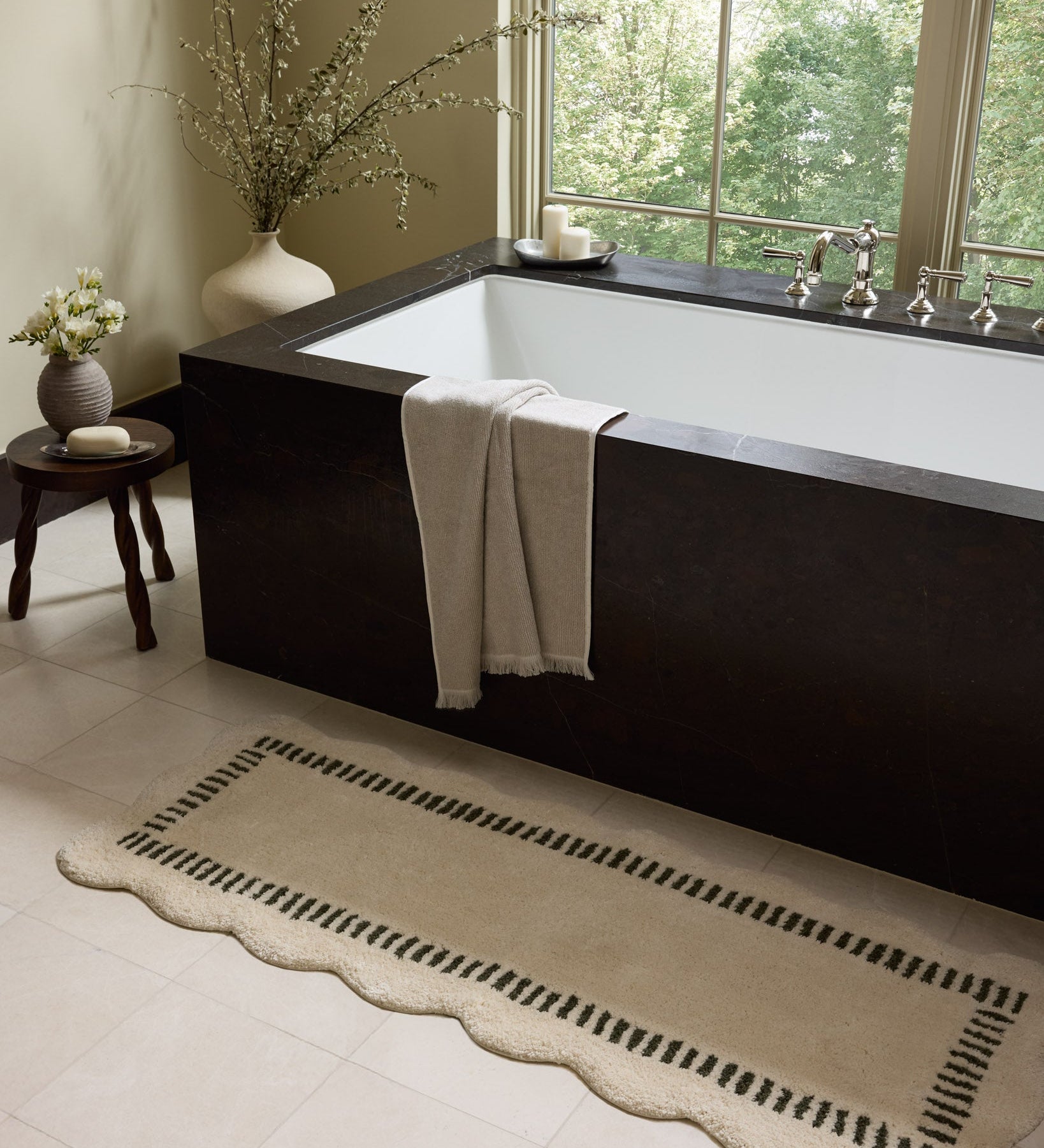 Chris Loves Julia x Loloi Valerie Ivory / Green Bath Mat - Rug & Weave
