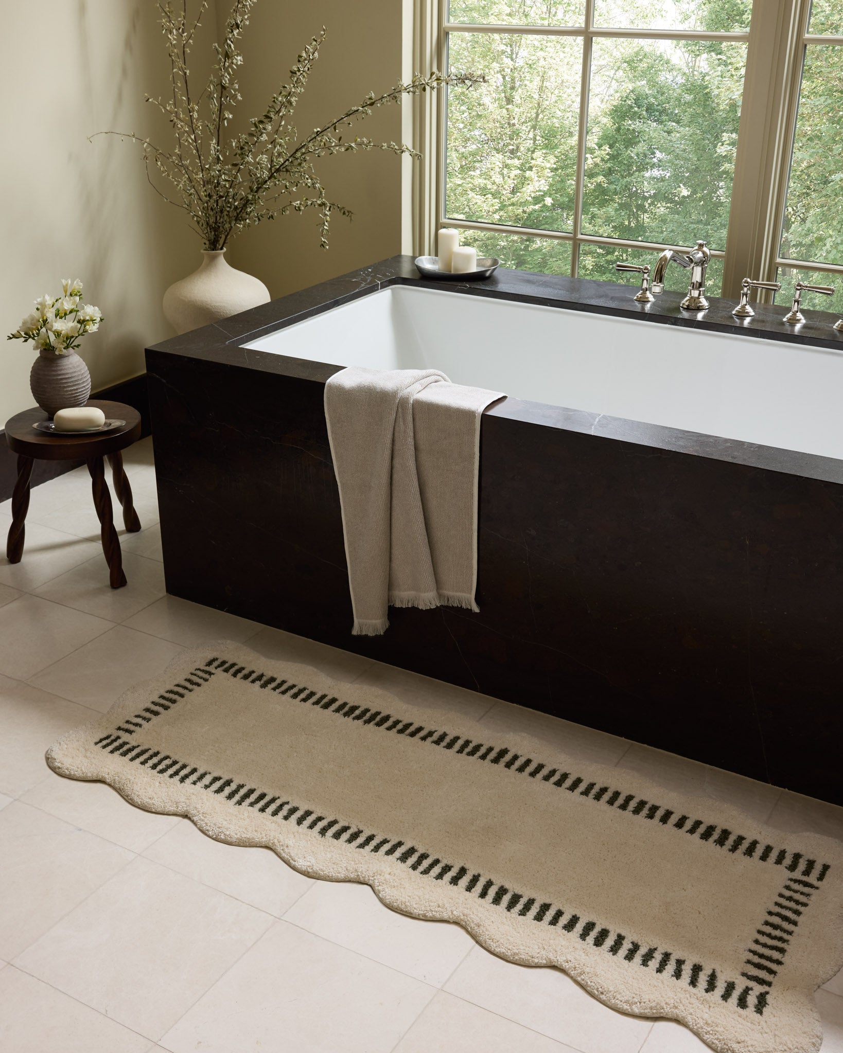 Chris Loves Julia x Loloi Valerie Ivory / Green Bath Mat - Rug & Weave
