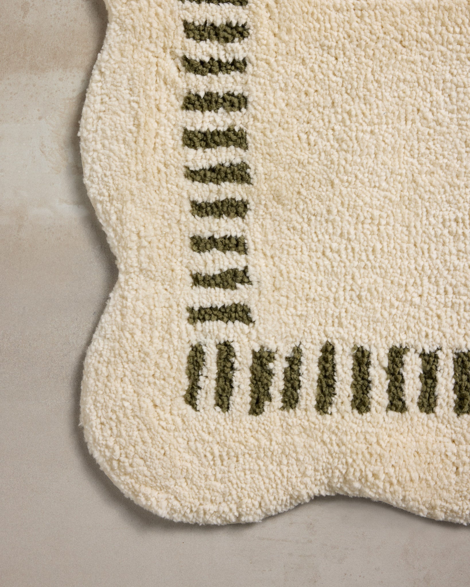 Chris Loves Julia x Loloi Valerie Ivory / Green Bath Mat - Rug & Weave