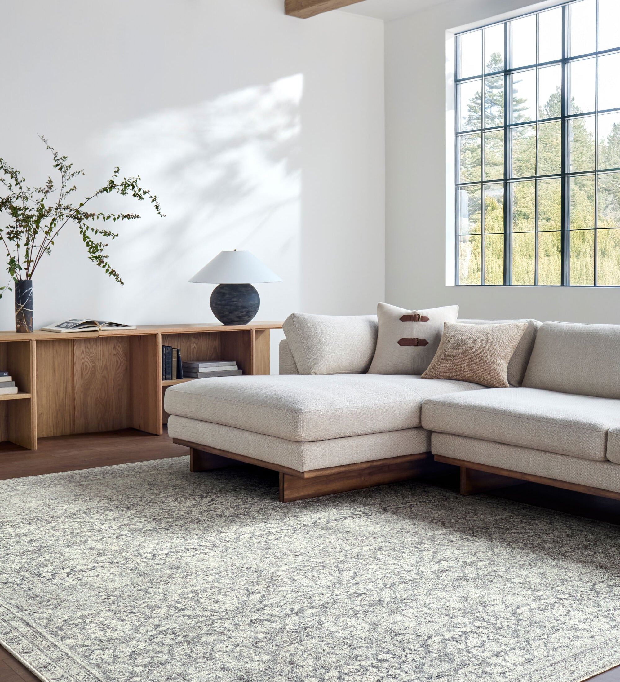 Collins Avenue Grey / Charcoal Rug – view 2