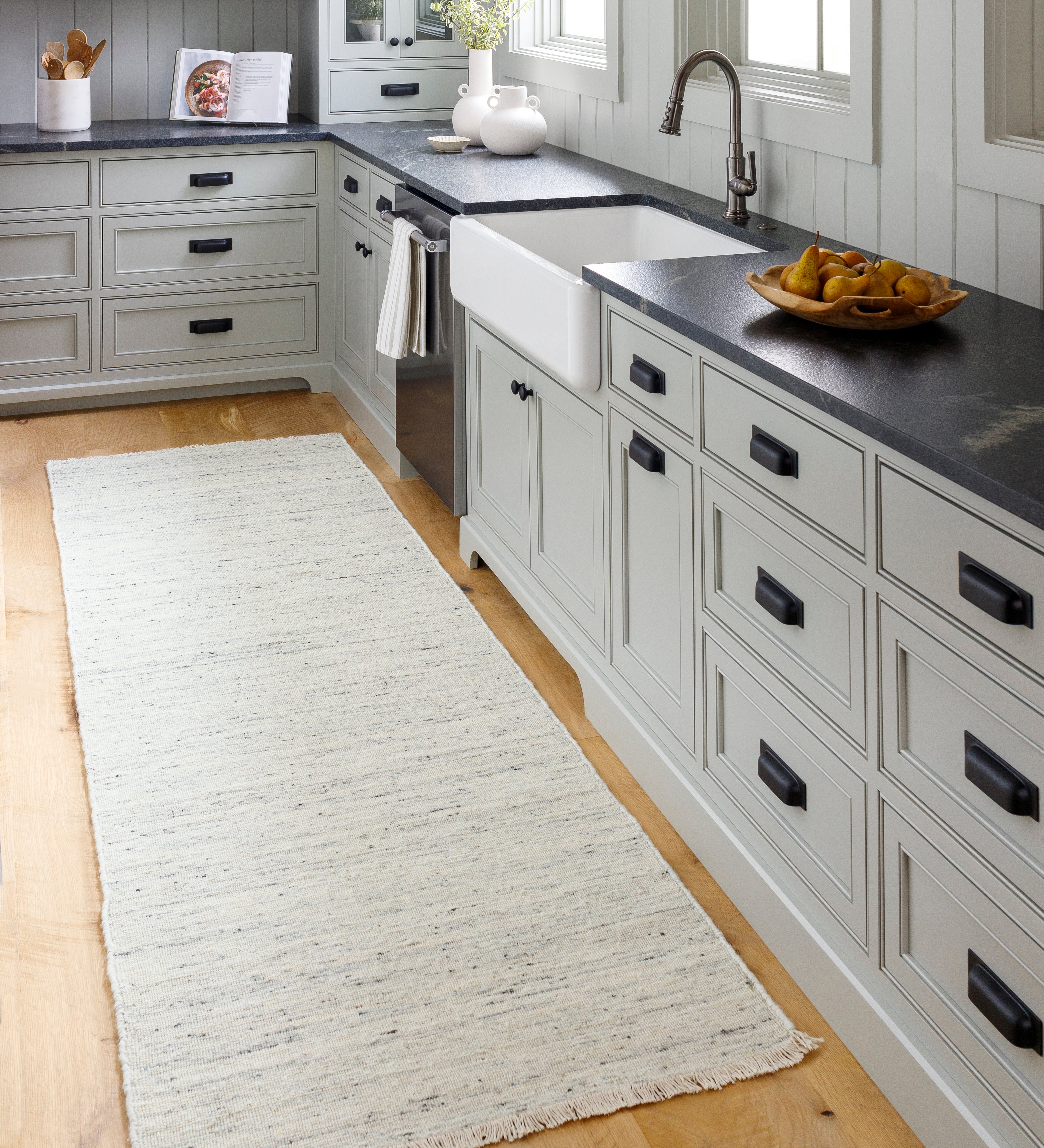 Hampton Ivory / Silver Rug – view 2