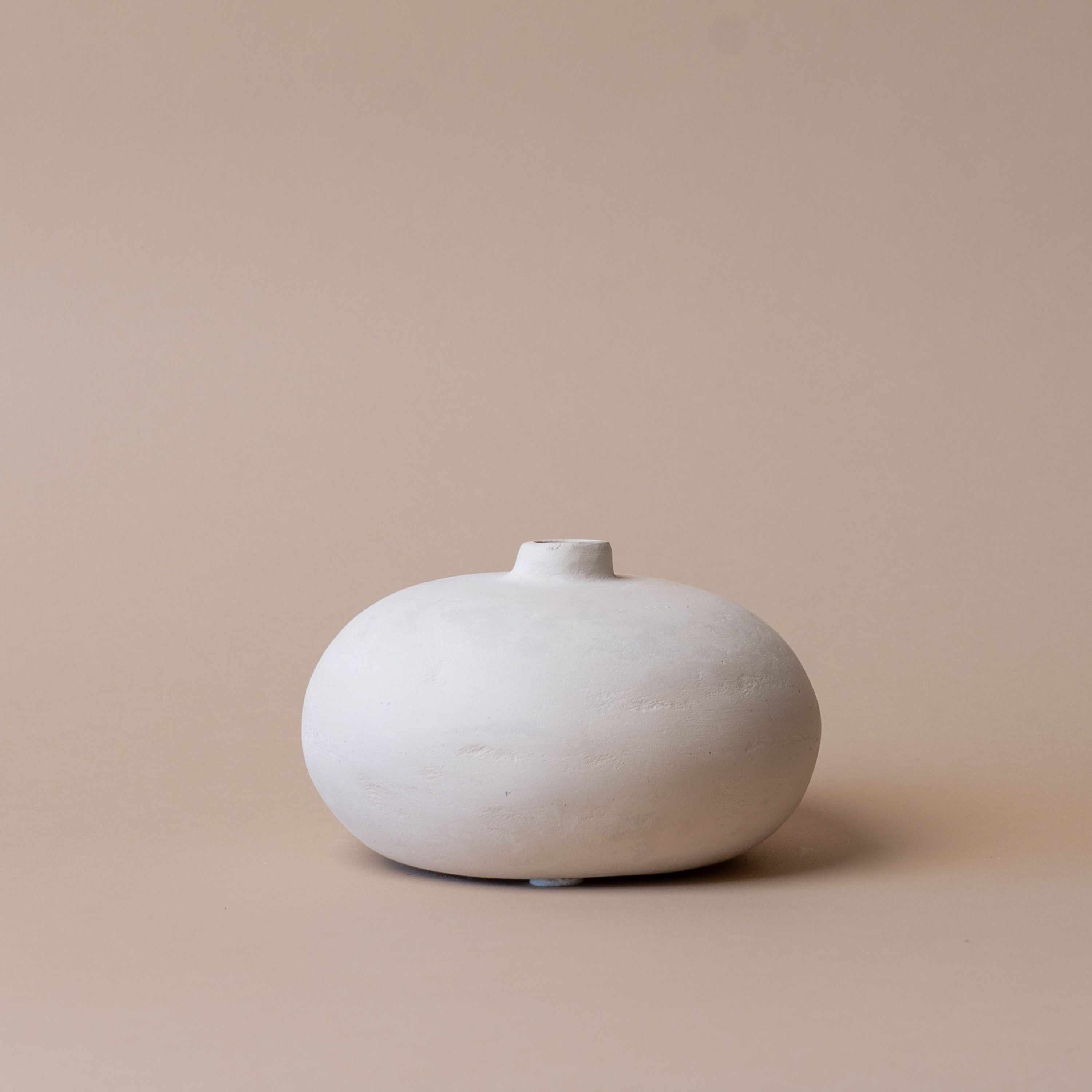 Rounded Paper Mache Vase – Rug and Weave