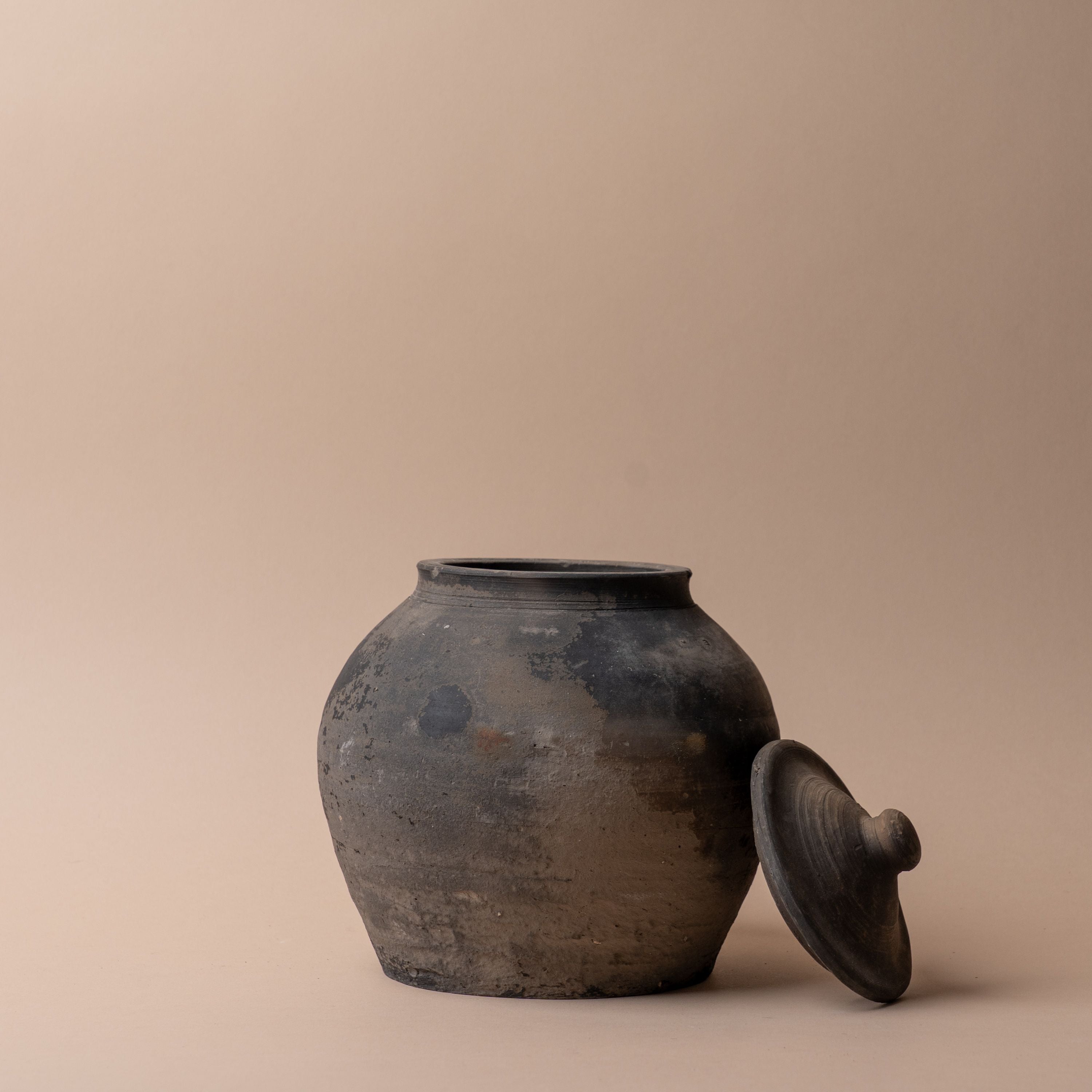 Vintage Louis Lidded Pot vase Hauer Market