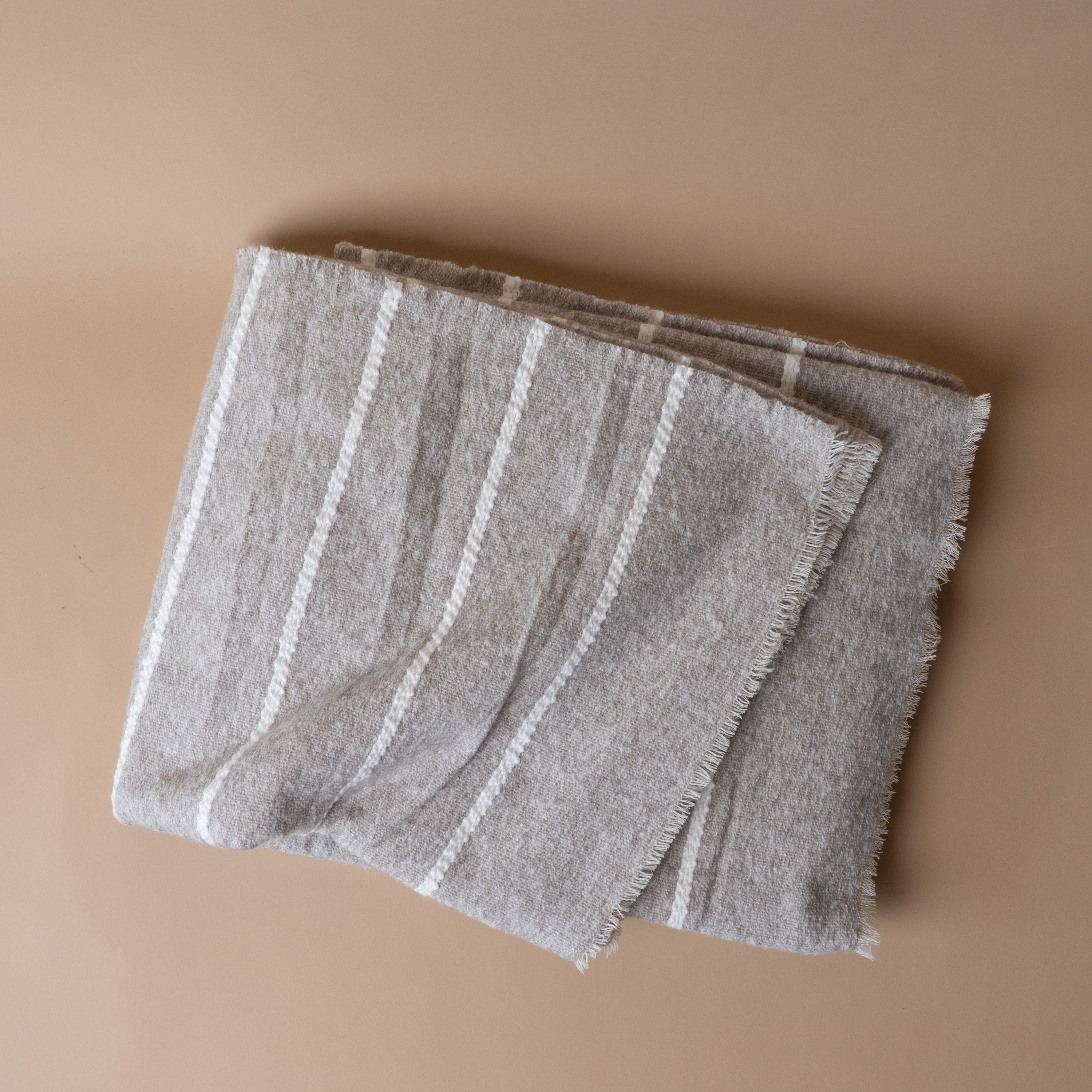 Striped Throw Blanket with Frayed Fringe blanket Brunelli (ShopZio)