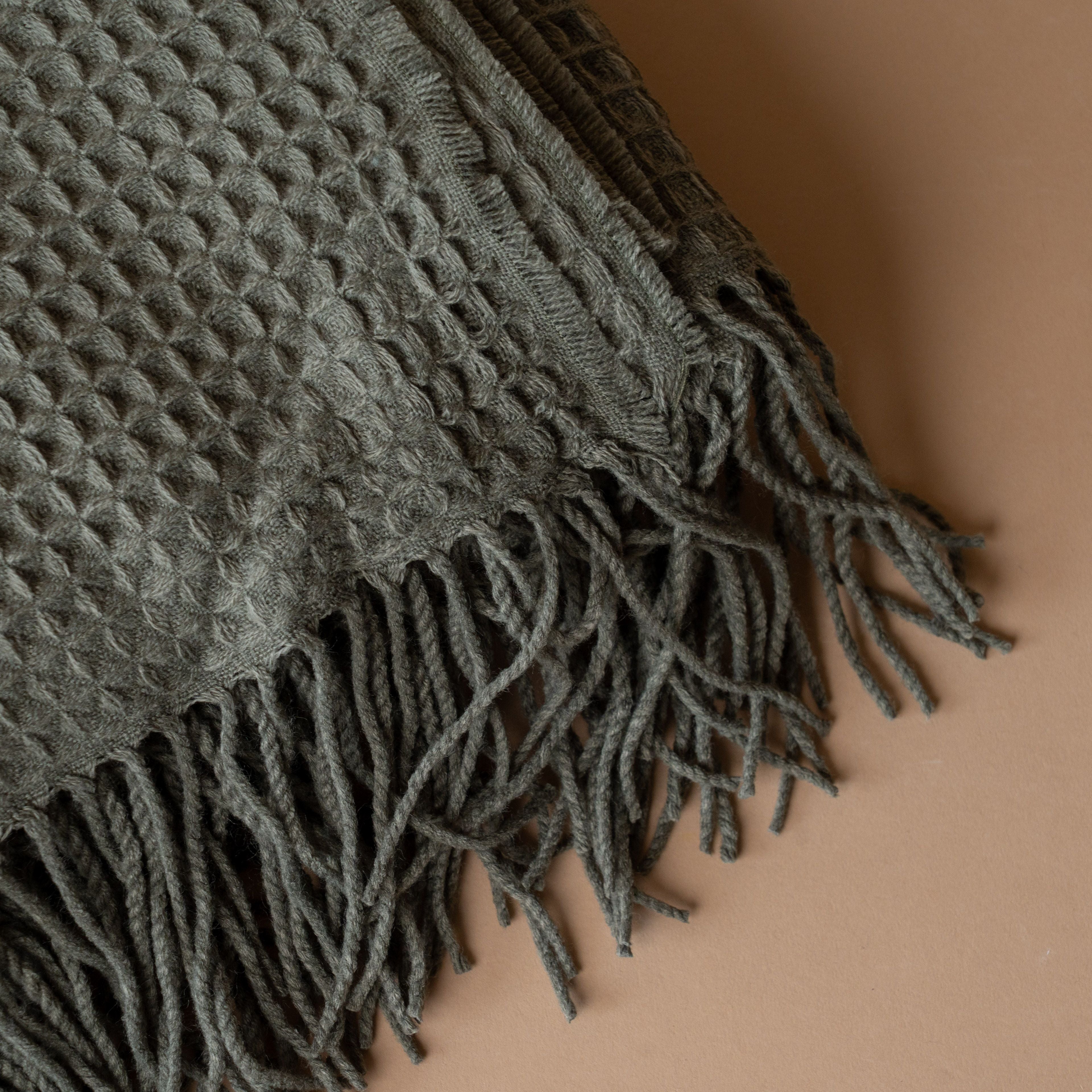 Waffle Throw Blanket with Fringe blanket Brunelli (ShopZio)