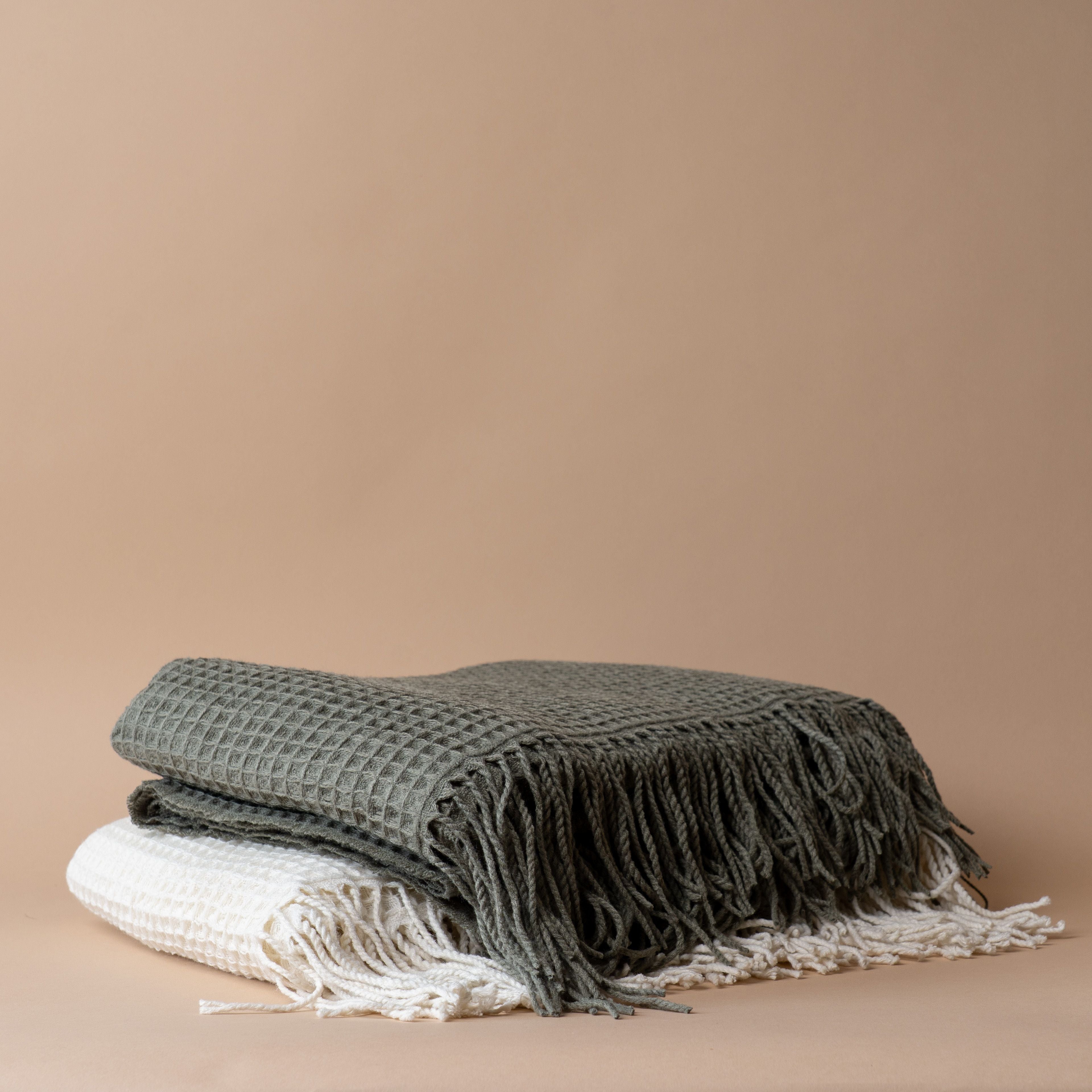 Waffle Throw Blanket with Fringe blanket Brunelli (ShopZio)