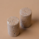 Salz- und Pfefferstreuer aus Travertin