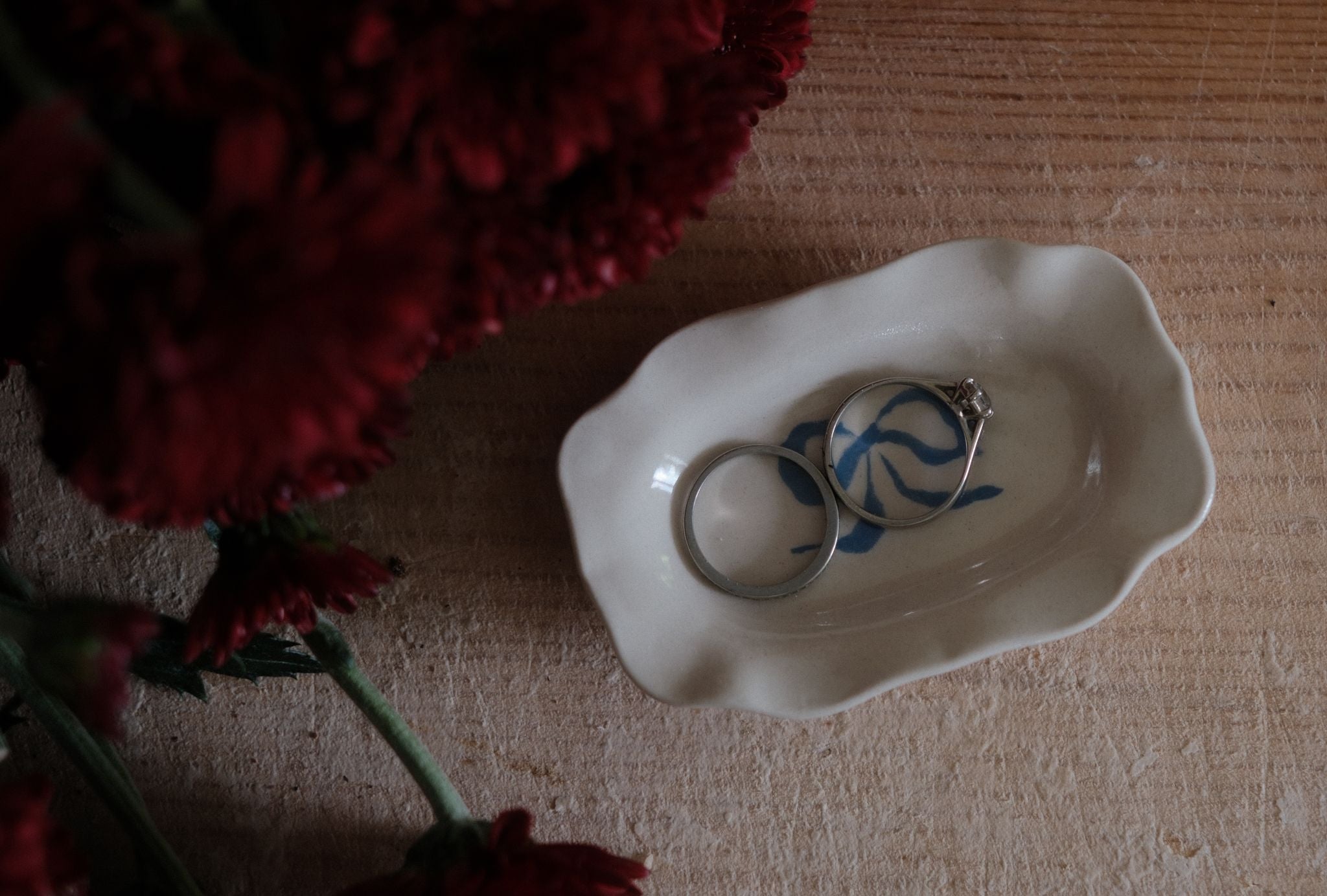 Scalloped Stoneware Mini Bow Dish bowl Creative Co-op (DYA)