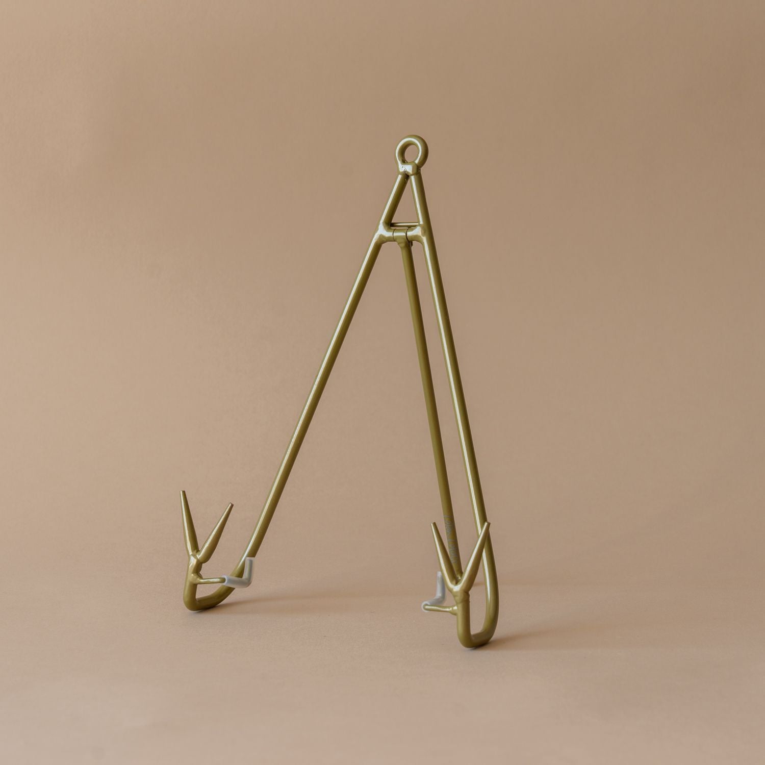 Gold Metal Plate Stand – Rug and Weave