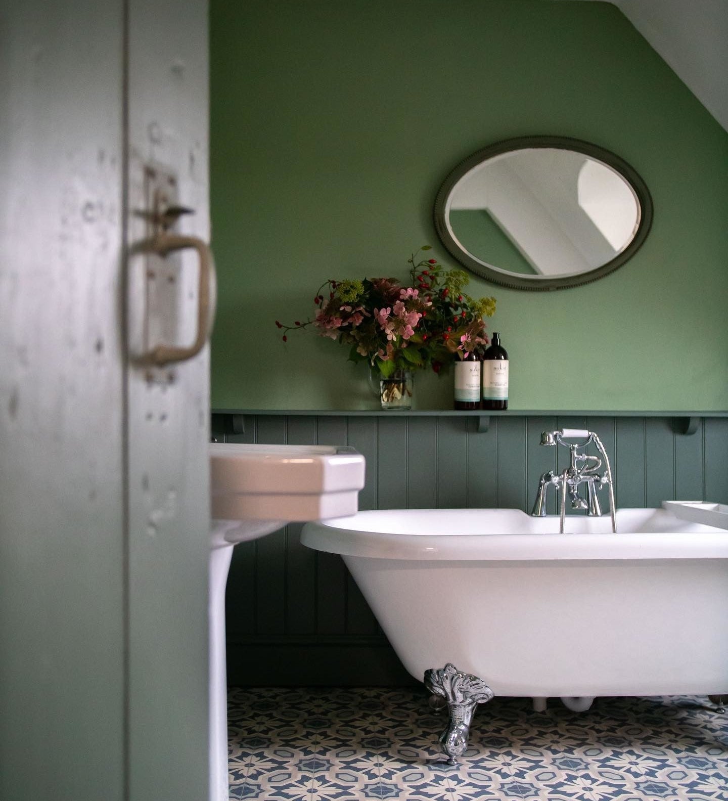 Farrow & Ball Yeabridge Green No. 287 – view 2