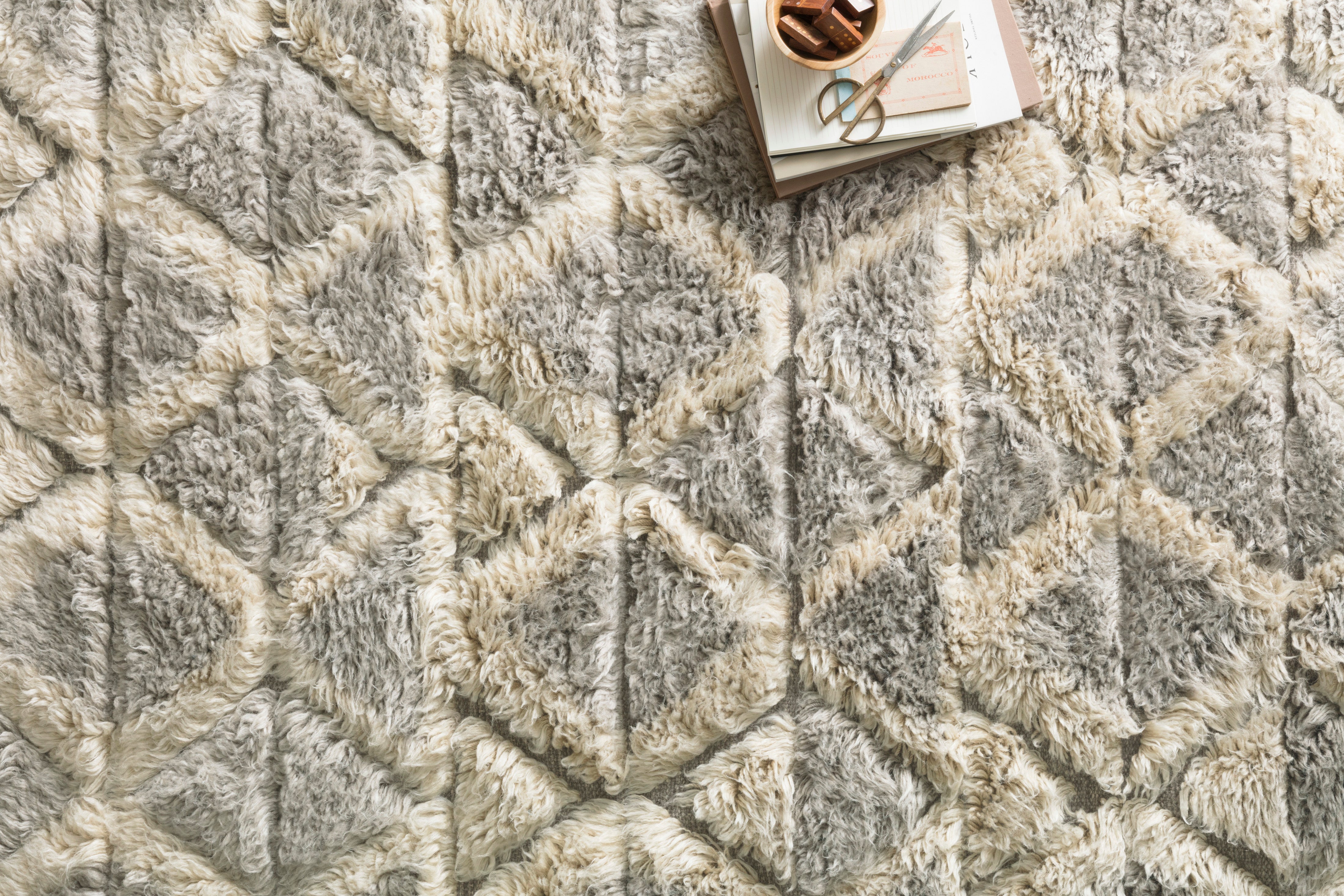 Loloi Hyqqe Smoke / Taupe Rug - Rug & Weave